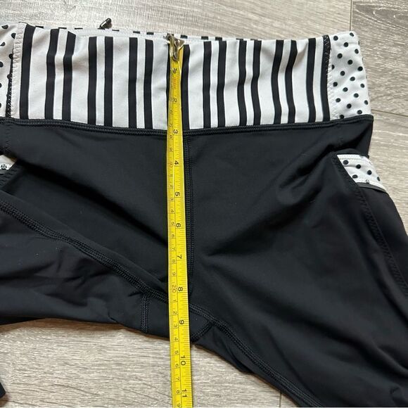 Lululemon Polka Dot/Stripe Run Crops 6 - Picture 12 of 14
